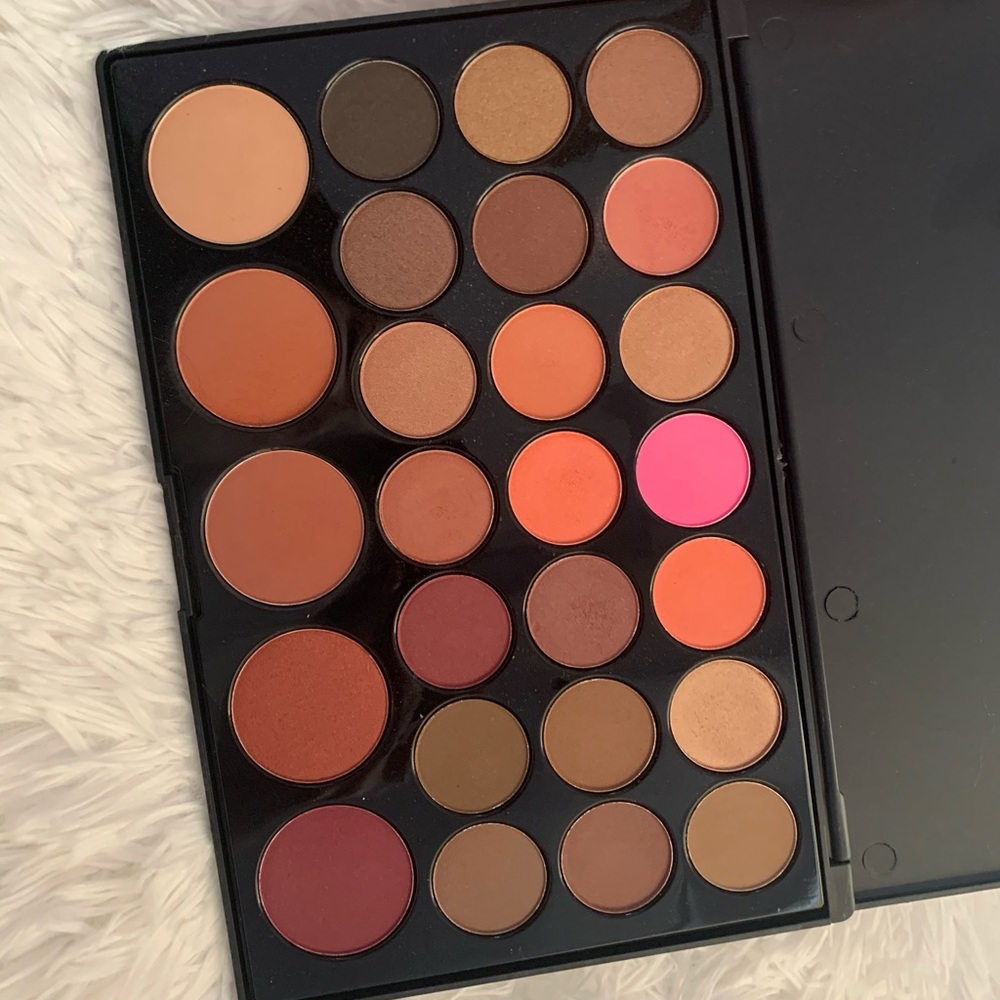 Bh Cosmetics 26 Blushed Neutrals Eyeshadow Palette